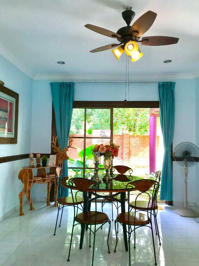 Melaka Afamosa Resort D'Amour Comfortable And Healing With Theater Projector Private Villa With Garden View Swimming Pool Seasonal Christmas Theme Exterior foto